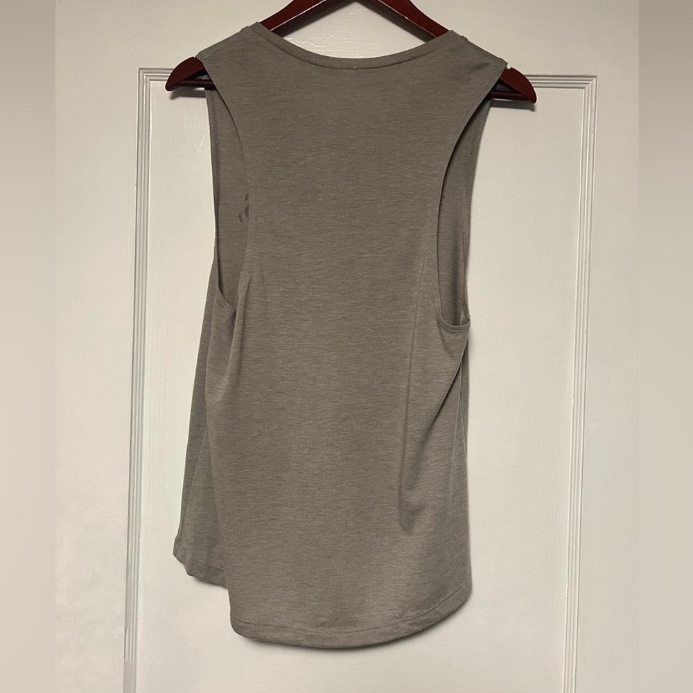 Tank top- Medium - Picture 2 of 4